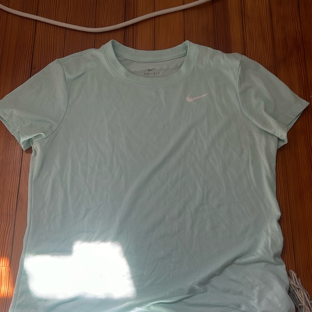 Nike aqua workout top